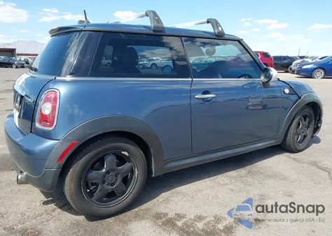 2010 Mini Cooper из США, поврежденный, VIN WMWMF3C52ATZ25692